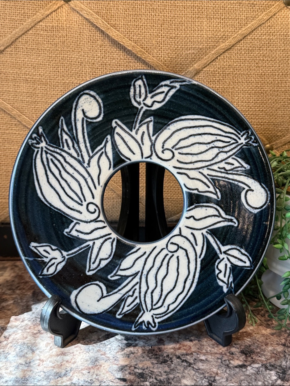 Pottery trivet